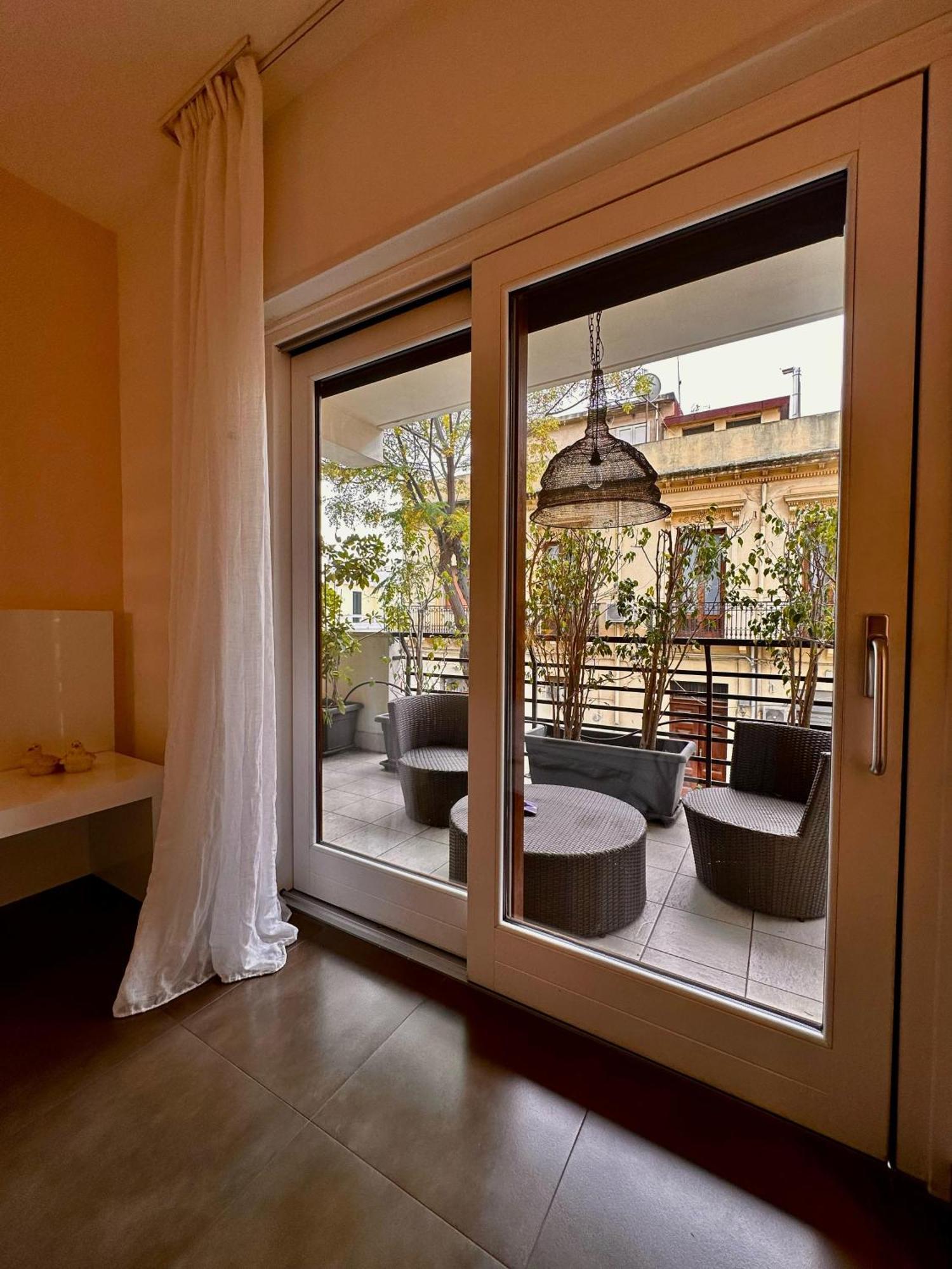 Maison R Boutique Реджо ди Калабрия Екстериор снимка